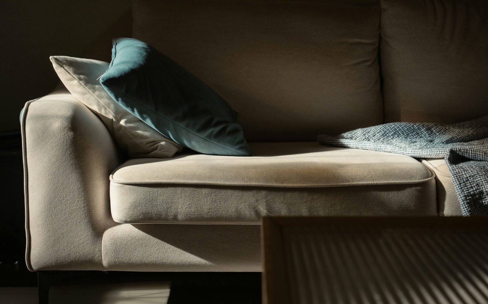 li lin uOCL2SJMy4 unsplash edited scaled