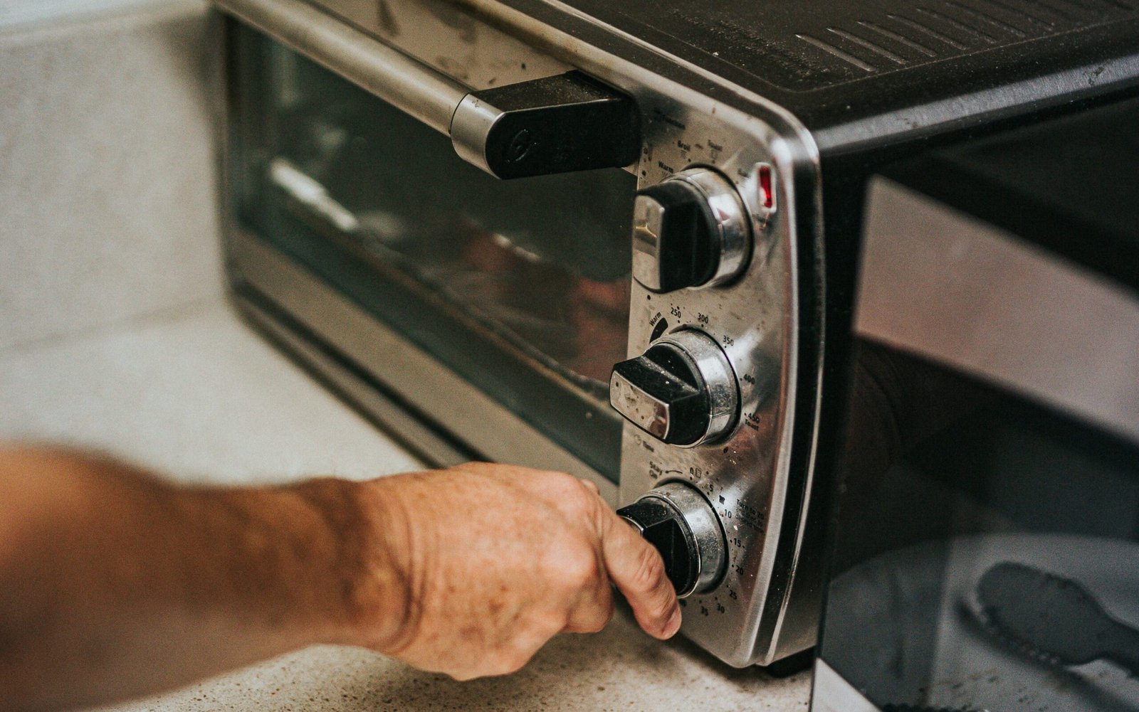 andrew valdivia e1d7njy8nqU unsplash edited scaled