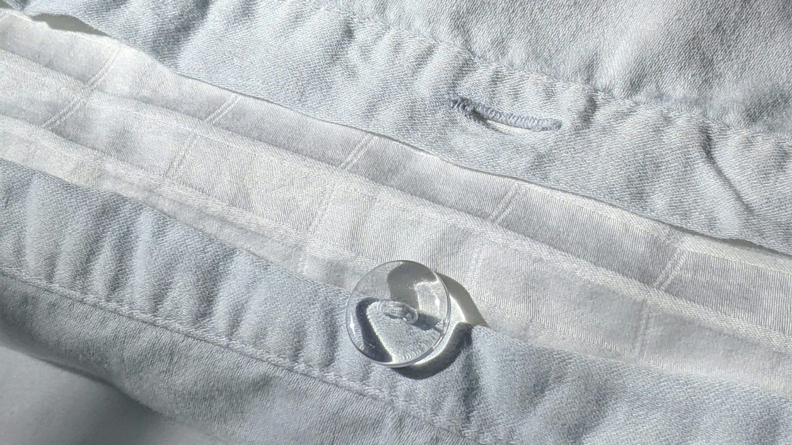 Dicas para o lençol não soltar mais do colchão: soluções práticas para noites mais tranquilas susan wilkinson KXJzdpDdH4o unsplash edited scaled